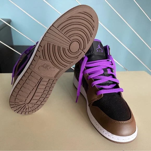 Air Jordan 1 Mid - Picture 3 of 5